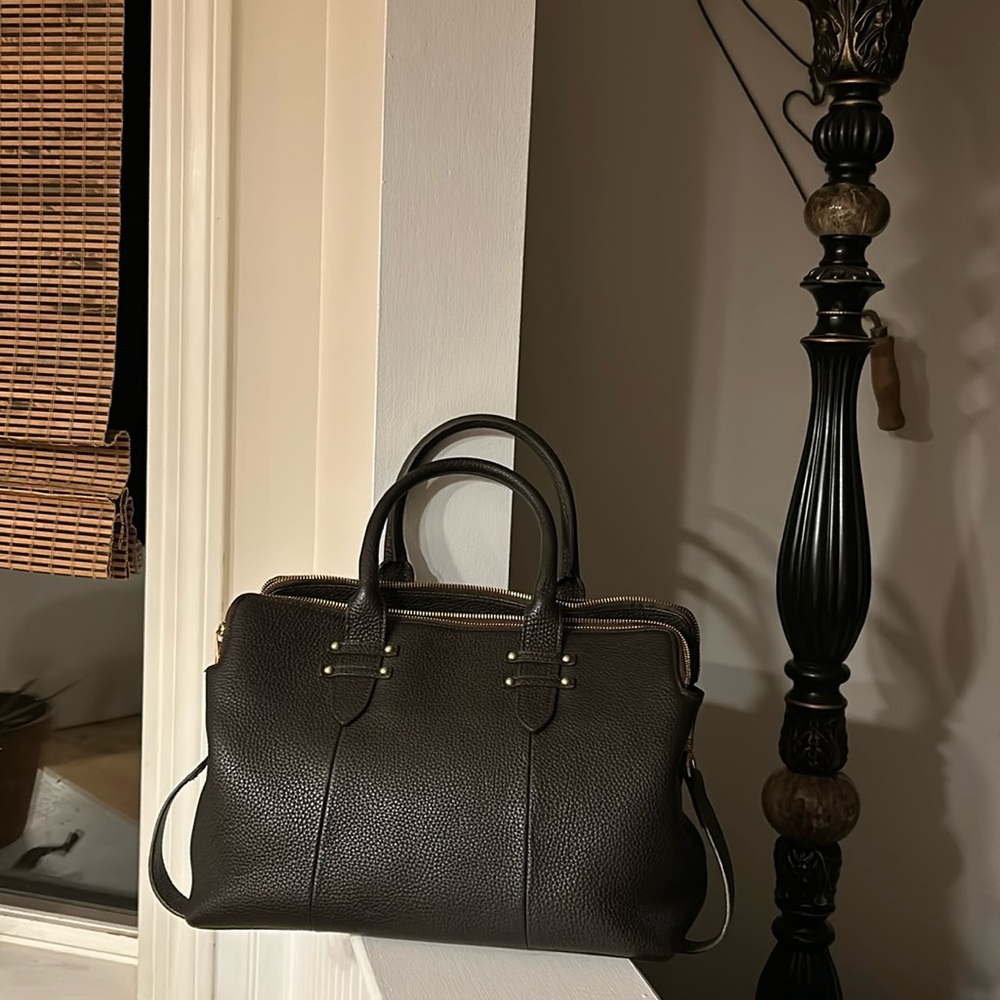 Gigi bag would make great bag for the office. Fits a small 14 inch laptop